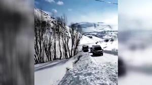 Erzurum’da üçüncü çığ, 10 araç mahsur kaldı