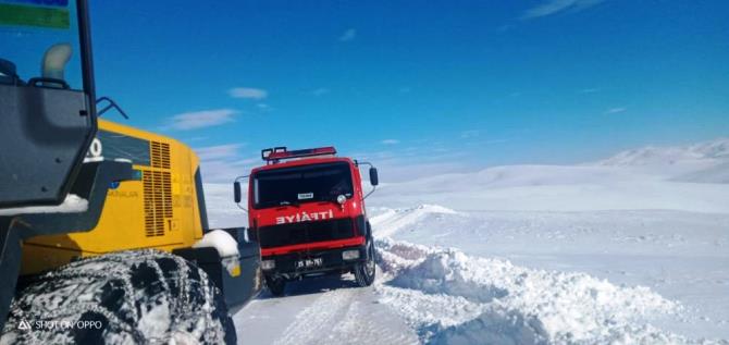 Erzurum Büyükşehir susuz kalan vatandaşları yalnız bırakmadı