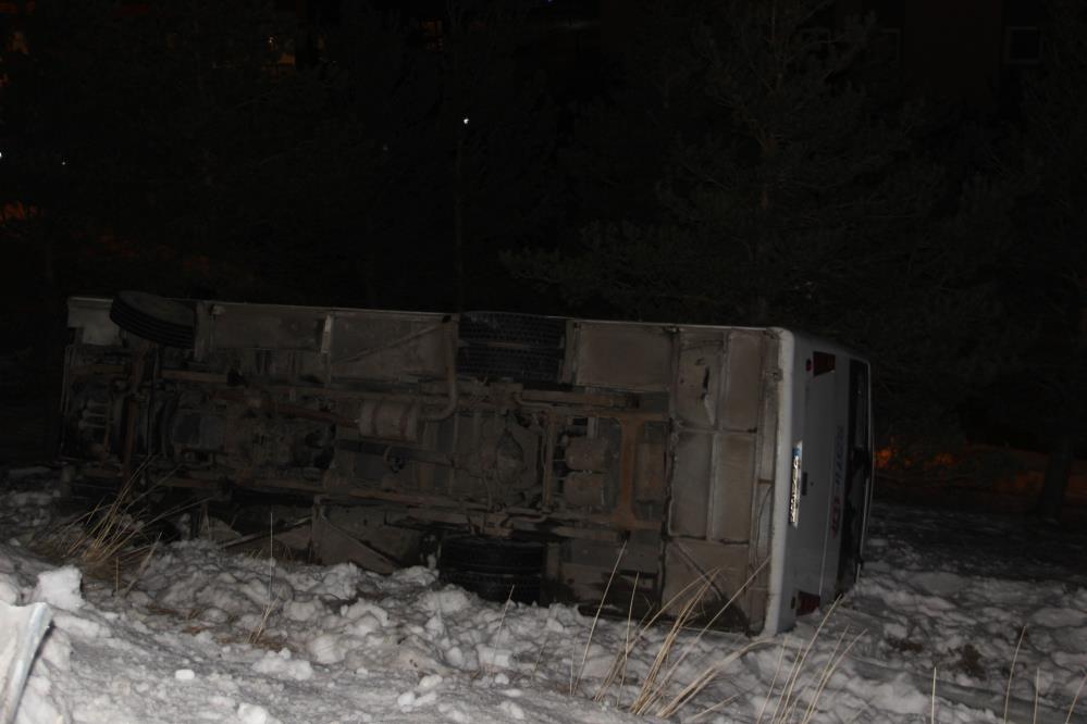 Palandöken’de otobüs şarampole uçtu: 25 yaralı