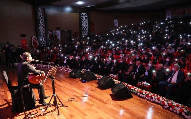 ERZURUMLU HALK SANATÇISI NURULLAH AKÇAYIR'IN 41. SANAT YILI ÖZEL KONSERİNE BÜYÜK İLGİ