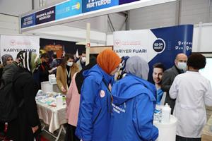 Kariyer fuarında Erzurum İl Sağlık Müdürlüğü standına yoğun ilgi