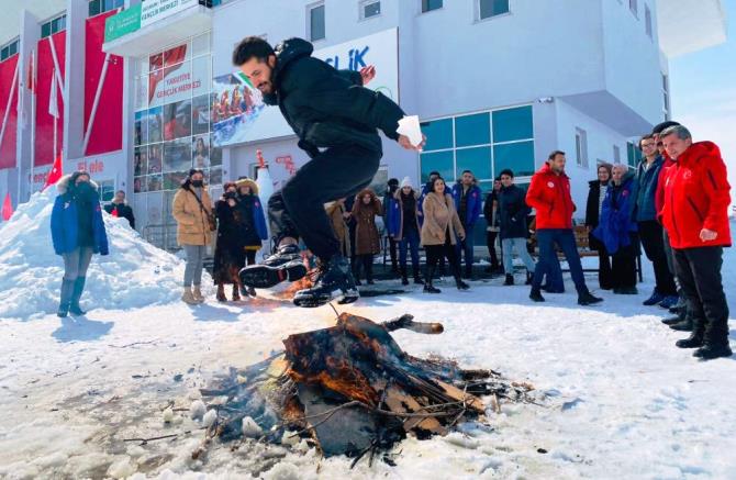 Yakutiye Gençlik Merkezi’nde nevruz ateşi