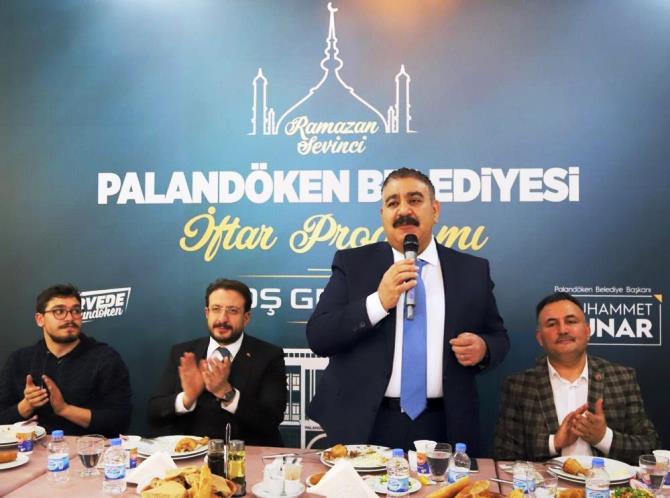 Başkan Sunar’dan gençlere iftar yemeği