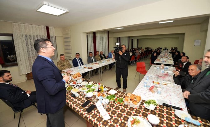 Vali Memiş: 'Sizleri en güzel şekilde yetiştirme gayretindeyiz'