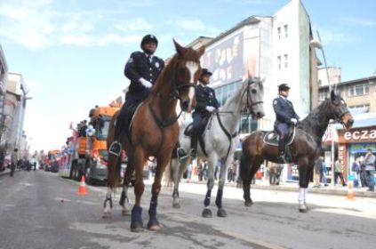 Erzurum'un Atlı Polis Birliği Görücüye Çıktı