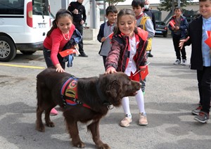 Erzurum İl Jandarma Komutanlığı Çocukların 23 Nisan Bayramını çeşitli etkinliklerle kutladı