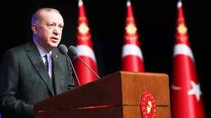 Kapalı mekanda maske şartı kalktı! Cumhurbaşkanı Erdoğan Bilim Kurulu kararlarını açıkladı...