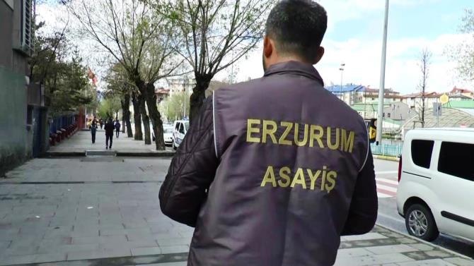 Erzurum’da polis bölgelerinde uygulama yaptı