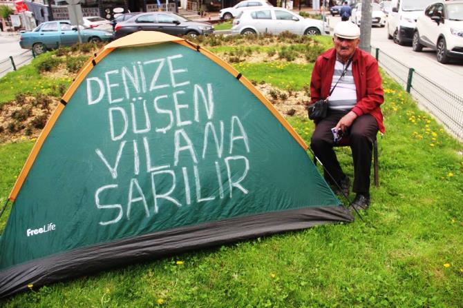 Banka önüne çadır kurdu, gece gündüz eylem nöbetinde