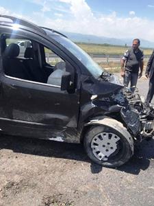 Horasan - Pasinler karayolunda trafik kazası: 2 yaralı
