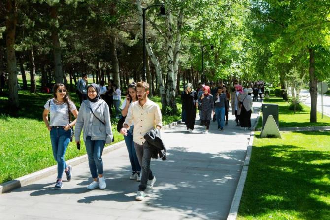 134 farklı üniversiteden gelen öğrenciler Atatürk Üniversitesinde buluştu