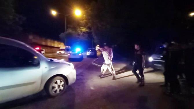 Erzurum polisinden uyuşturucu tacirlerine gece baskını: 7 gözaltı