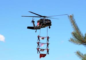 Türk Yıldızları ve Çelik Kanatlar’ın uçuş gösterisi nefes kesti