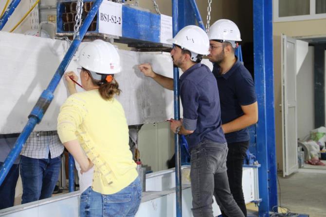 Elazığ depreminden yola çıktılar inşaat sektöründe kışın beton dökerek dünyada bir ilke imza attılar