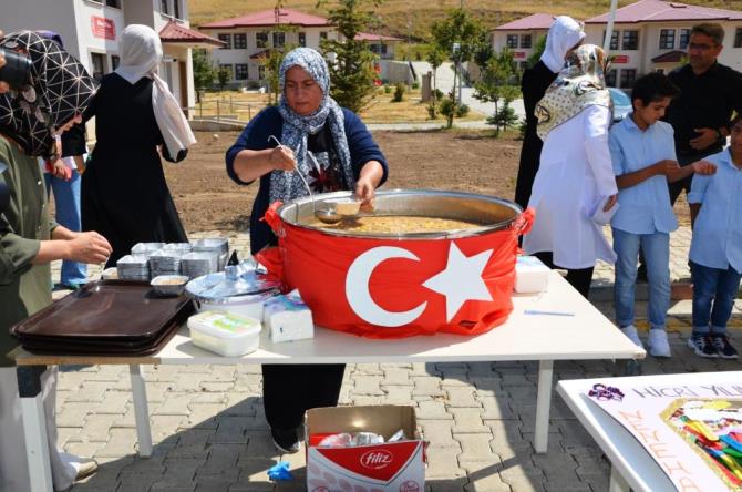 Nene Hatun çocuk evleri sitesinde aşure etkinliği düzenlendi