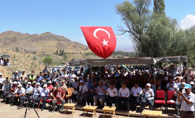 Aşık Sümmani doğduğu köyde düzenlenen şenlikle anıldı