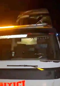 Erzurum’a hasta taşıyan araç şarampole yuvarlandı