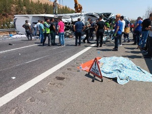 Gaziantep'te feci kaza: Ölü ve yaralılar var