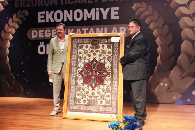 Erzurum Ticaret Borsası ekonomiye değer katanlar ödül töreni gerçekleştirildi