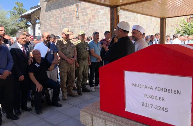 Kalp krizi geçirerek hayatını kaybeden sözleşmeli er son yolculuğuna uğurlandı