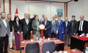 Kocaeli Erzurumlular Kültür ve Dayanışma Vakfı ile Kocaeli Gazeteciler Cemiyeti üyelerinden ETB’ye ziyaret