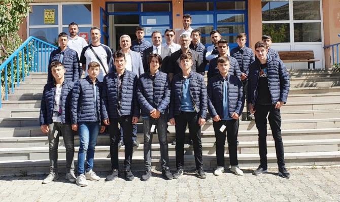 TDED Şenyurt’ta ve Bağbaşı’nda liseli öğrencileri sevindirdi