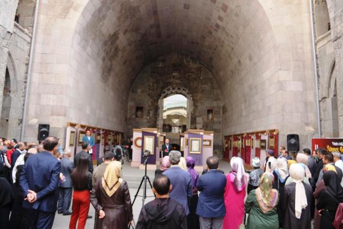 Erzurum’da Hüsn-i Hat Sergisi 48 eser ile 10 Ekim’e kadar ziyarete açık kalacak