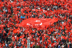 Flaş... MHP'nin Adayı Kamil Aydın...