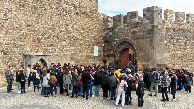 ETÜ’lü öğrenciler Erzurum’u gezdi