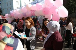 Erzurum’da Meme Kanserine Dikkat Çektiler