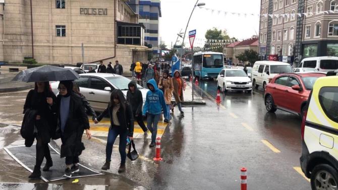 Erzurum’da sağanak yağış etkili oldu