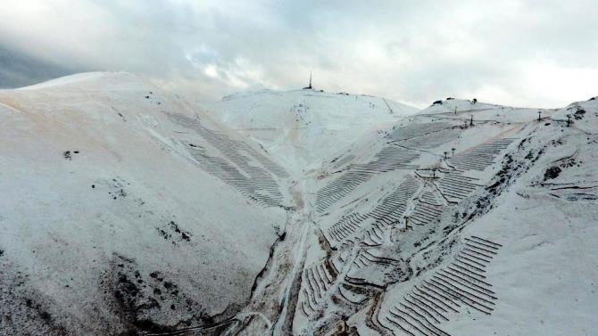 Zirve beyaza büründü eşsiz manzara dron ile havadan görüntülendi