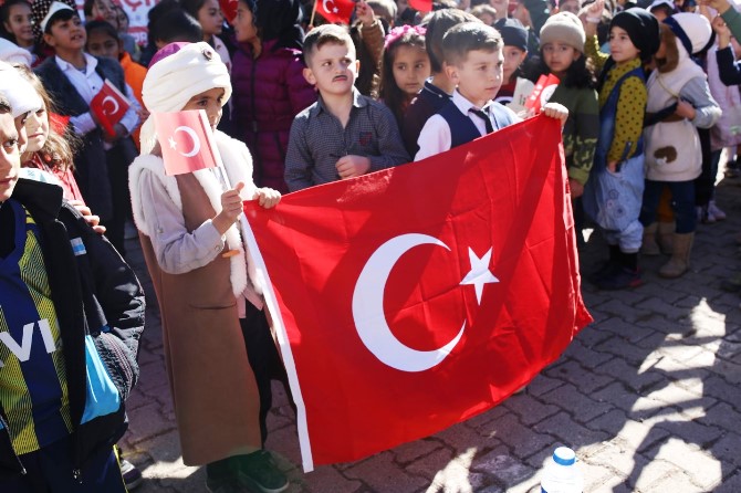 TARİH YAZAN ÇOCUKLAR KARAYAZI’DA