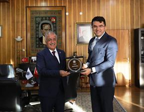 Erzurum Valisi Okay Memiş’ten Rektör Çomaklı’ya tebrik ziyareti