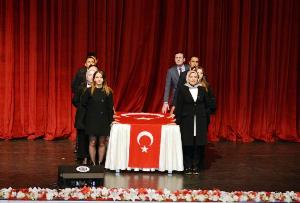Erzurum Valisi Memiş, eğitimdeki başarıyı sporcu kimliği ile yorumladı