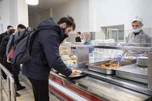 Atatürk Üniversitesi’nde yüksek kalite standardına ulaşan merkezi yemekhane hizmetine devam ediyor