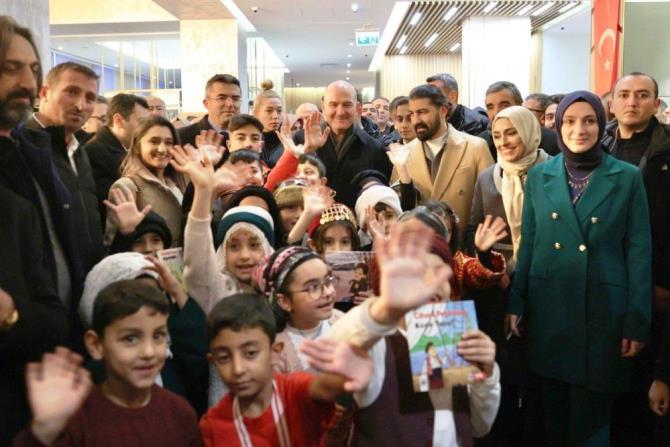 Bakan Soylu’ya çocuklardan sıcak karşılama