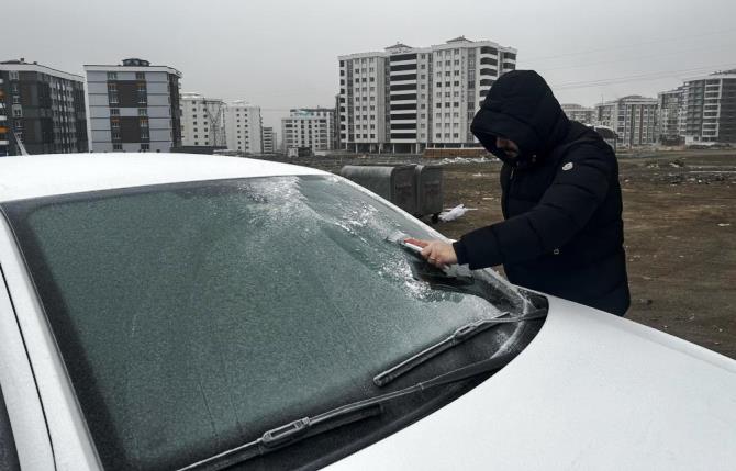 Erzurum buz kesti, hava sıcaklığı eksi 7’ye düştü