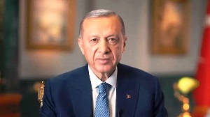 Cumhurbaşkanı Erdoğan'dan yeni yıl mesajı: Cumhuriyetimizin yeni yüzyılına adım atıyoruz