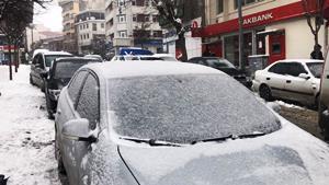 Erzurum'da yoğun kar yağışı etkili oluyor