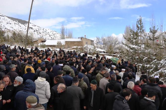 Depremde hayatını kaybeden Karaca, Erzurum’da toprağa verildi