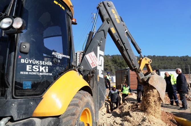 Erzurum Büyükşehir Belediyesi Adıyaman’ın altyapısını onarıyor