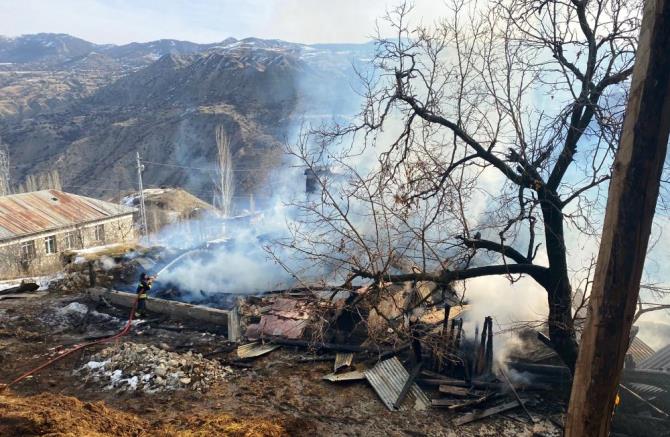 Oltu’da korkutan yangın