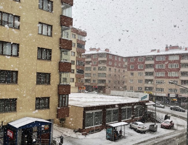 Erzurum’da kar yağışı