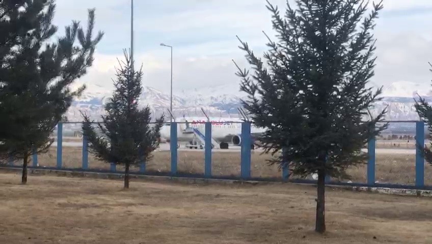 THY'nin TK 7575 sefer sayılı uçağı Erzurum Havalimanı inişinde tehlike atlattı