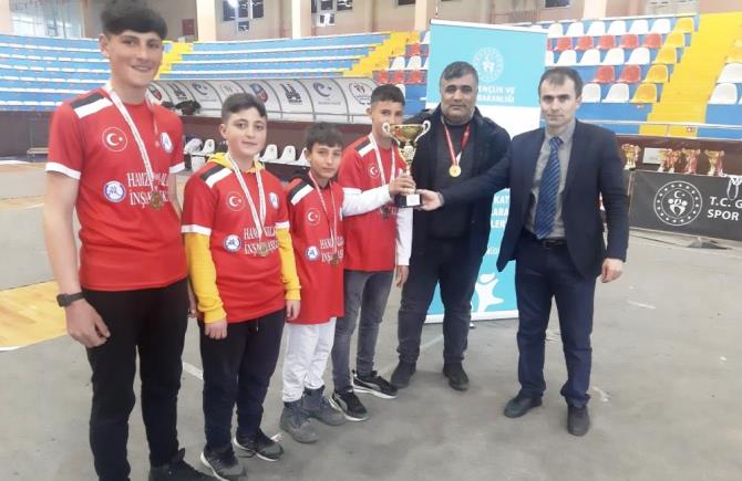 Okul sporlarında iki şampiyonluk