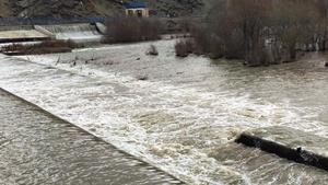 Karasu Nehri coştu