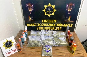 Erzurum’da saç sprey tüplerine saklanmış uyuşturucu ele geçirildi
