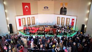 Erzurum’da çocukların 23 Nisan coşkusu sürüyor