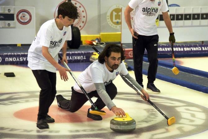 Erzurum’da Curling Heyecanı